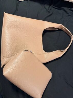 Classic Beige Women’s Tote Bag with Pouch